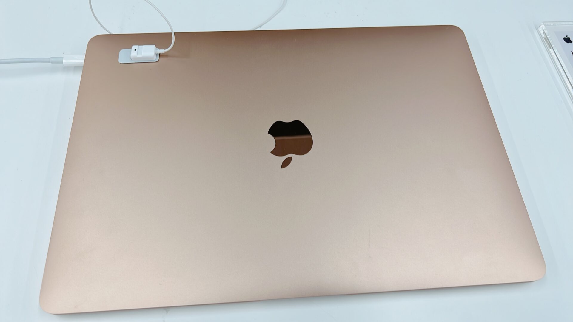 MacBook Airゴールド